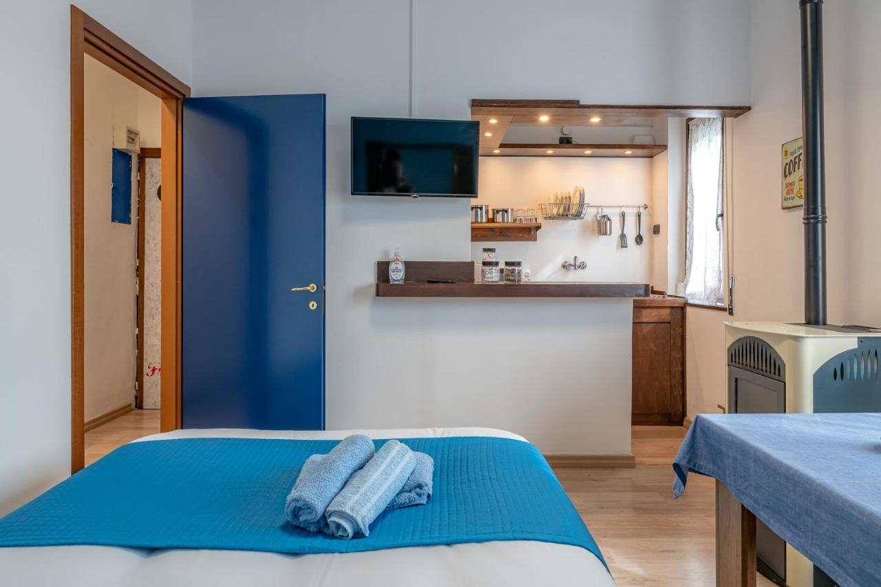 Bilocale Blue Relax Daire Erba Dış mekan fotoğraf
