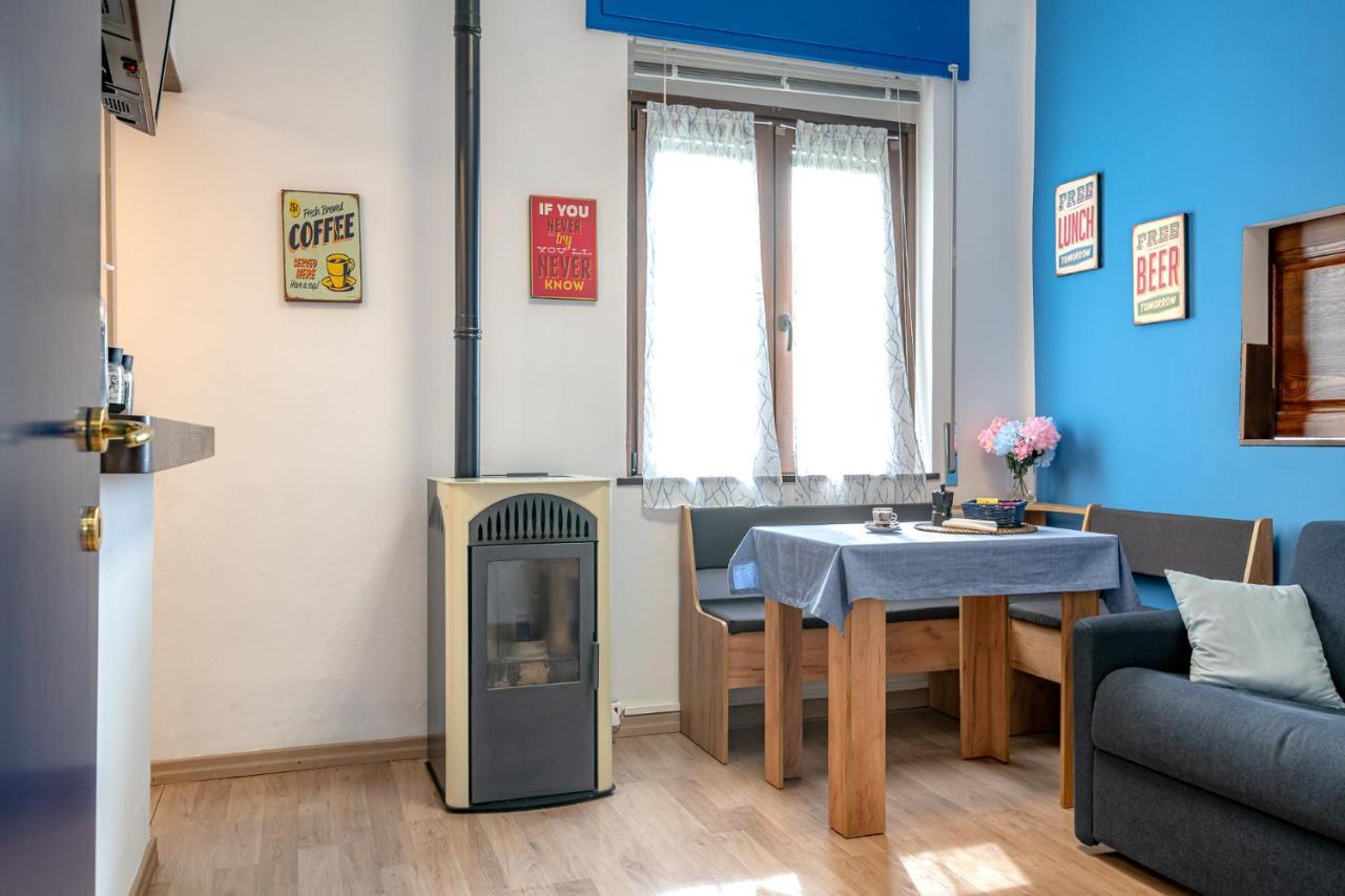 Bilocale Blue Relax Daire Erba Dış mekan fotoğraf